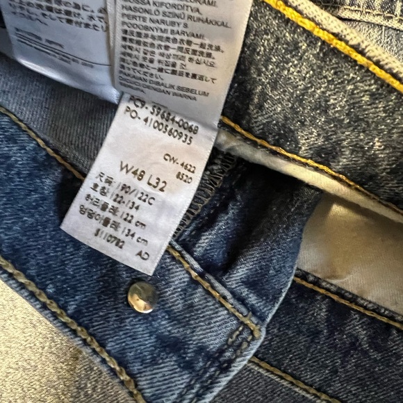 Men’s 48x32 Levi’s jeans. - Picture 2 of 4